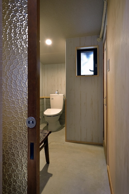 昭和の建具とトイレ